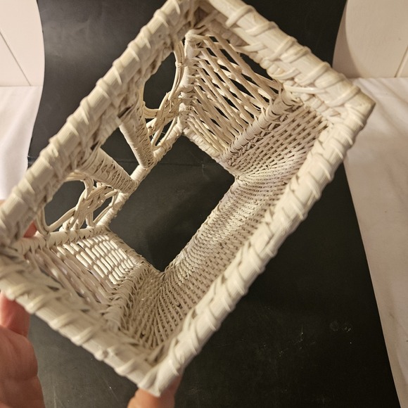 Vintage Woven White Wicker & Rattan Tissue Box Cover Rectangle Shaped - Picture 9 of 11